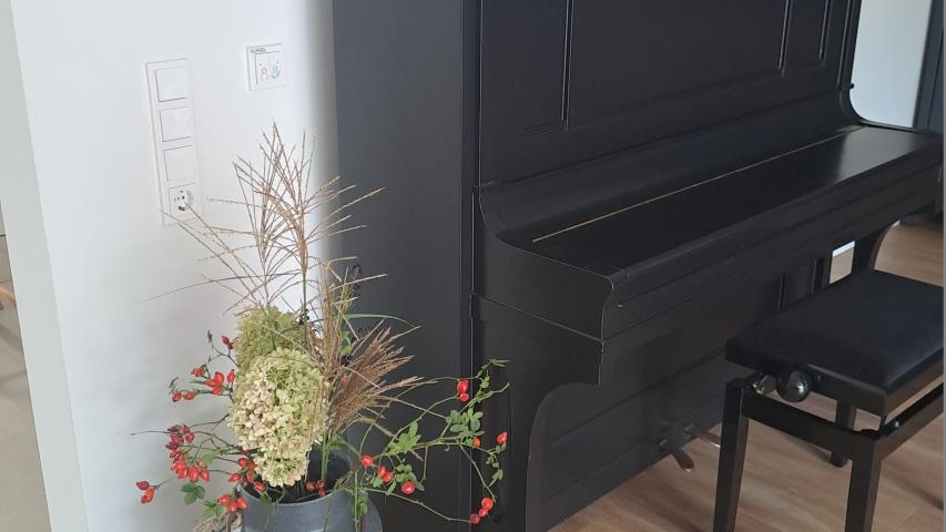 Klavier im Wohnzimmer