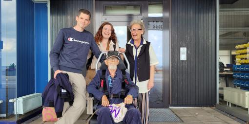 Unser Fahrgast mit seiner Familie in Schilksee Unser Fahrgast mit seiner Familie in Schilksee