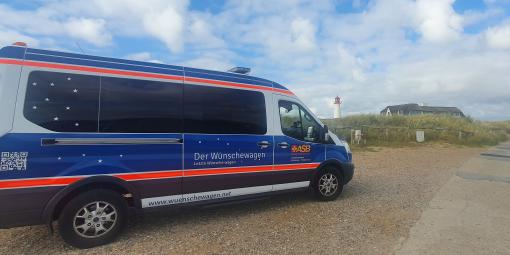 Der Wünschewagen beim Lister Ellenbogen auf Sylt Der Wünschewagen beim Lister Ellenbogen auf Sylt